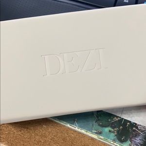 DEZI backtrack Amber